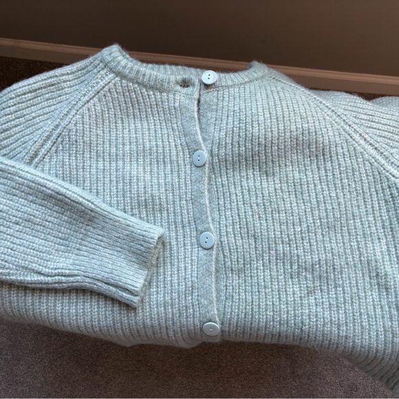 Elegant Mint Cardigan for Women - Picture 4 of 7